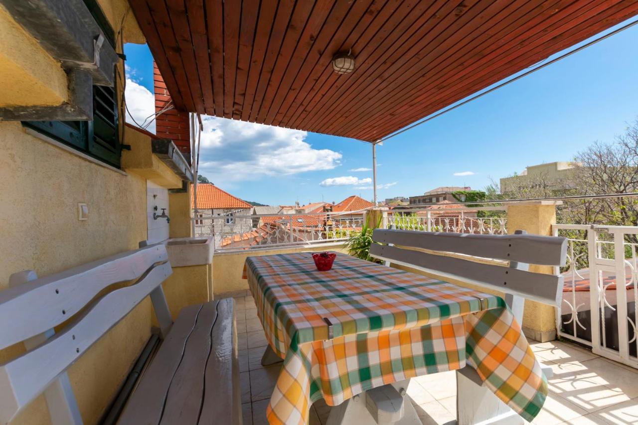 Apartment Ivanka Omiš Buitenkant foto