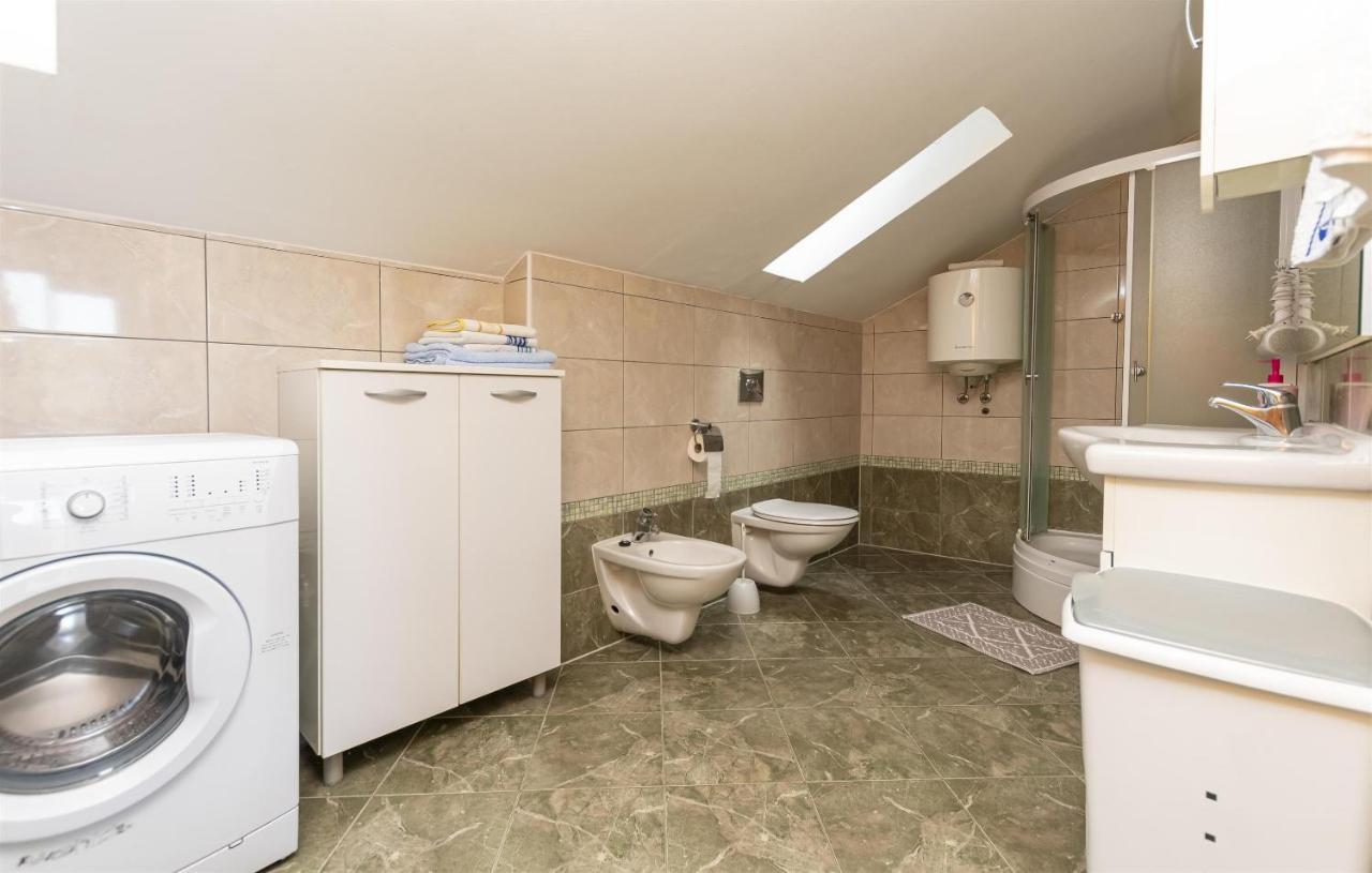 Apartment Ivanka Omiš Buitenkant foto