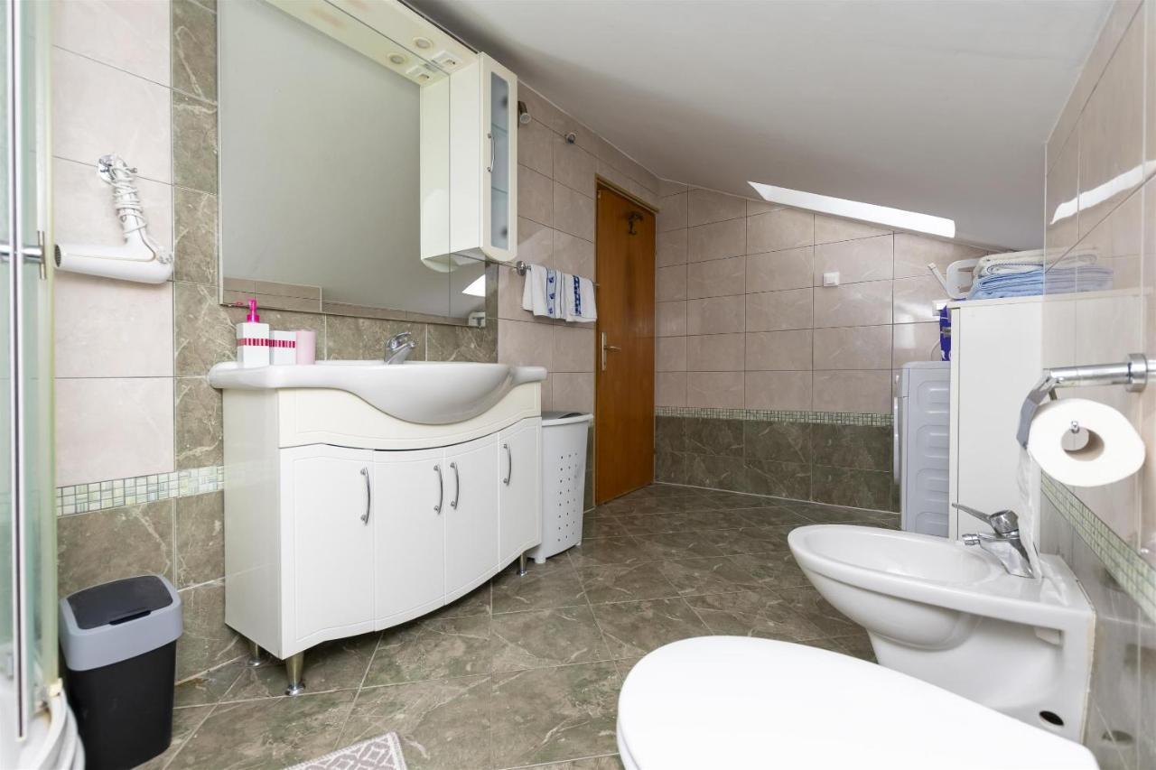 Apartment Ivanka Omiš Buitenkant foto