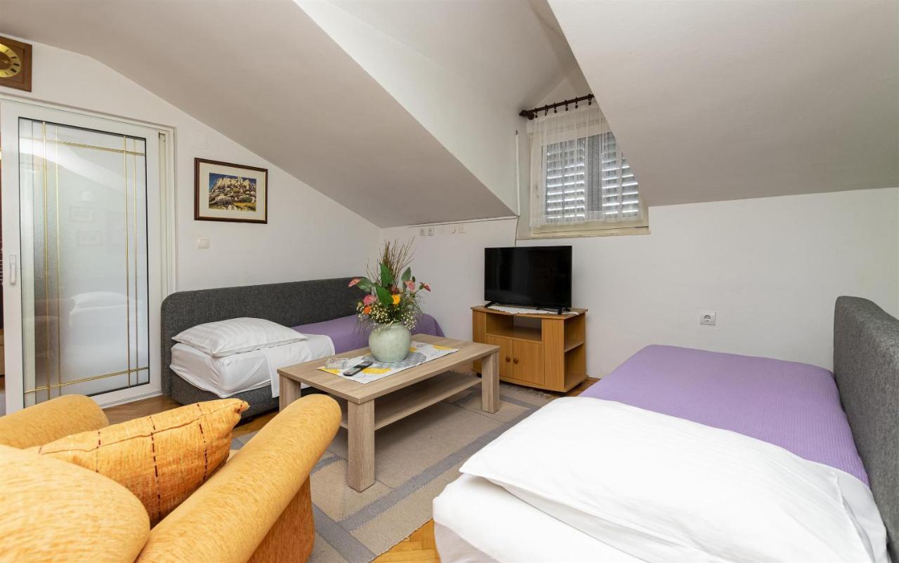 Apartment Ivanka Omiš Buitenkant foto