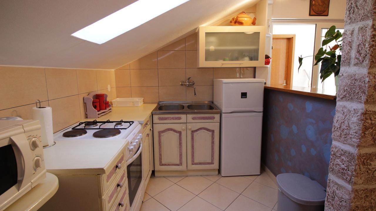 Apartment Ivanka Omiš Buitenkant foto