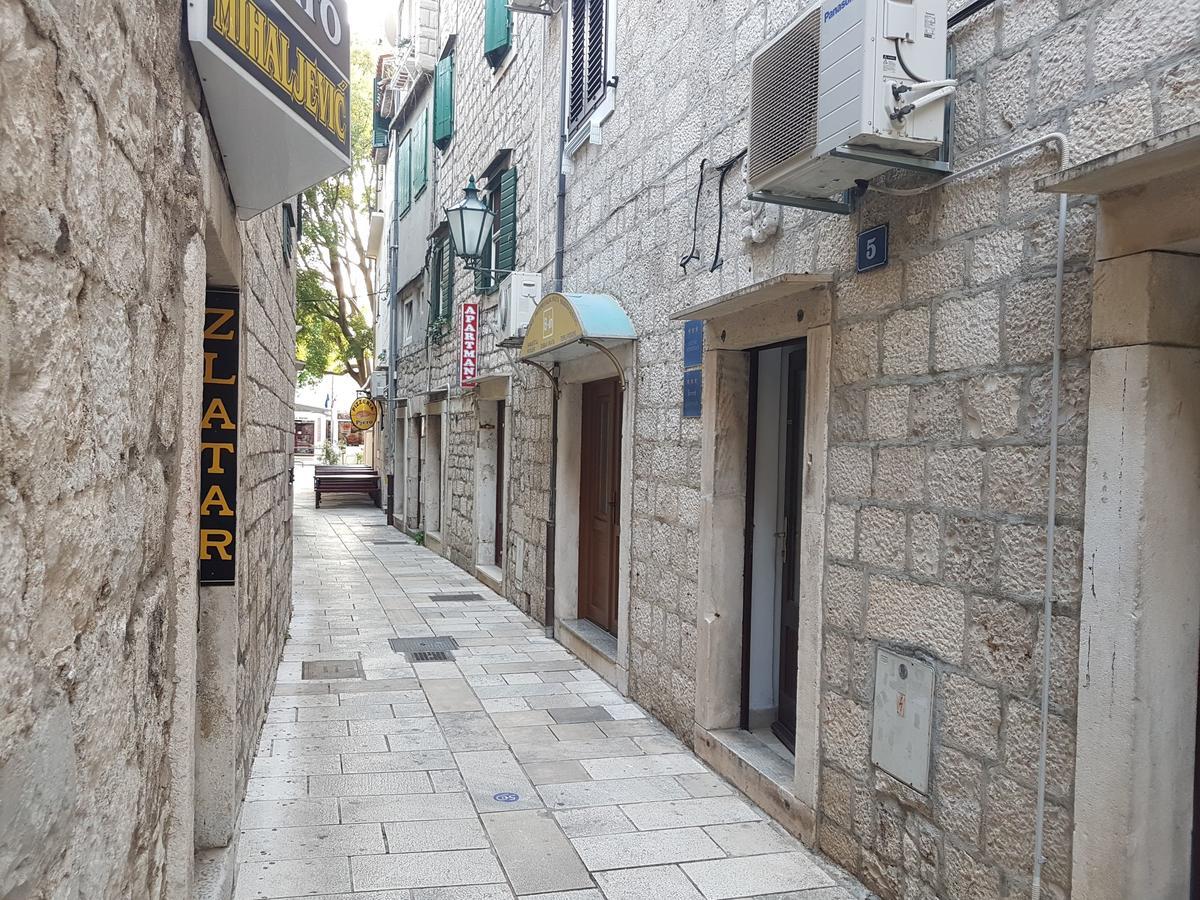 Apartment Ivanka Omiš Buitenkant foto