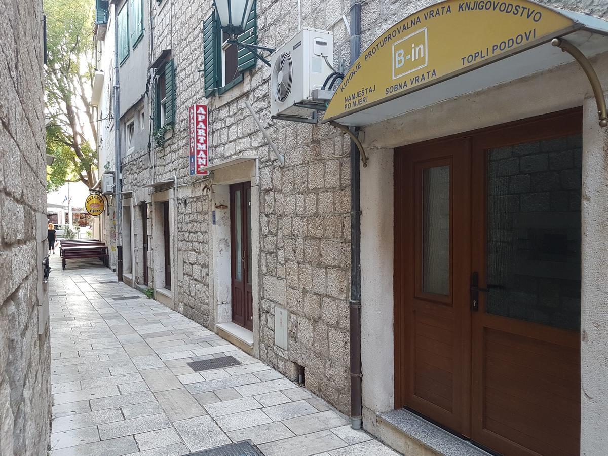 Apartment Ivanka Omiš Buitenkant foto