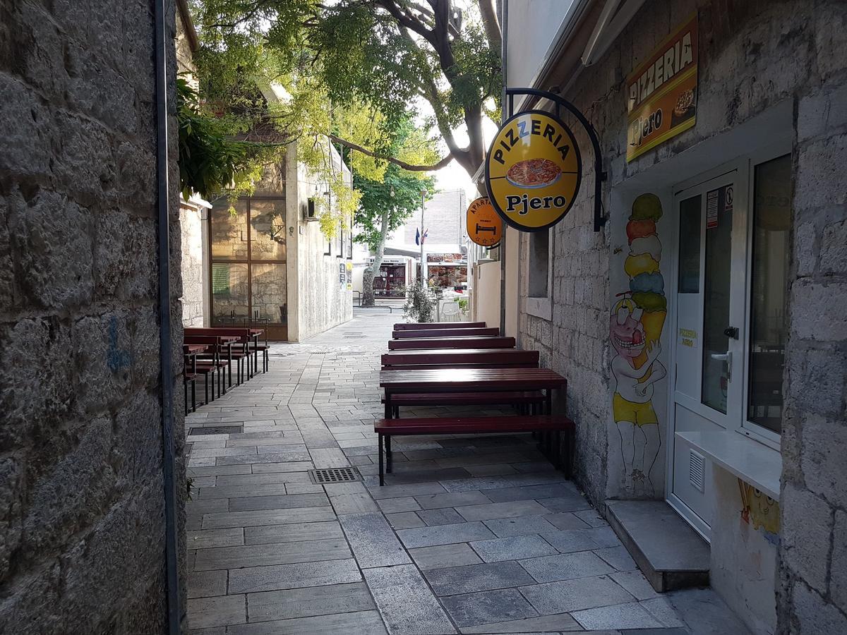Apartment Ivanka Omiš Buitenkant foto